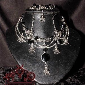 Queen of Arachnia Set